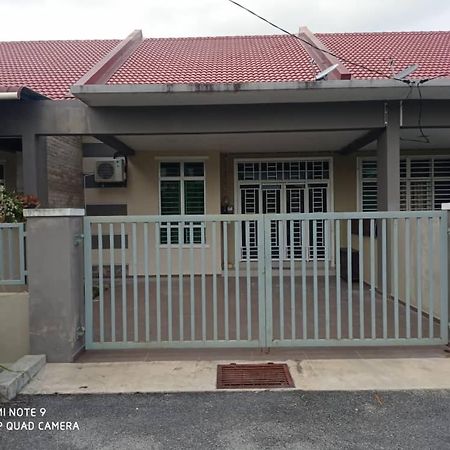 Maryam Homestay Jertih 外观 照片