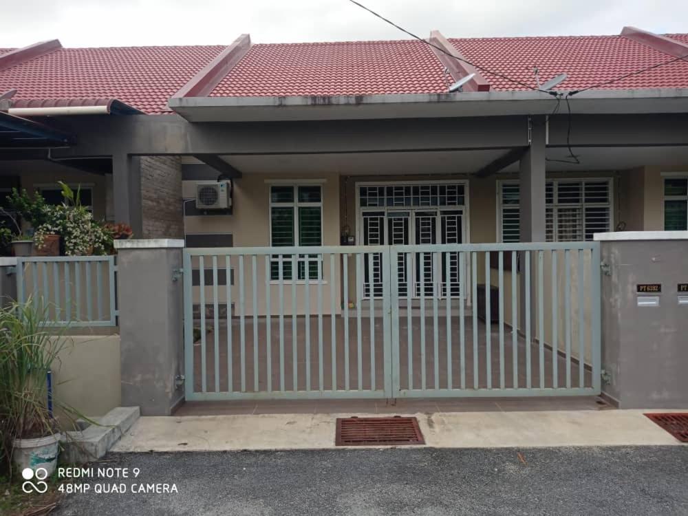 Maryam Homestay Jertih 外观 照片